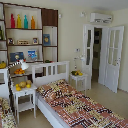 Diplomat Apartmán *
