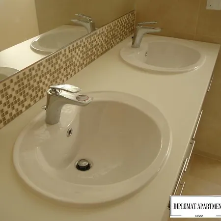 Apartment Diplomat *
